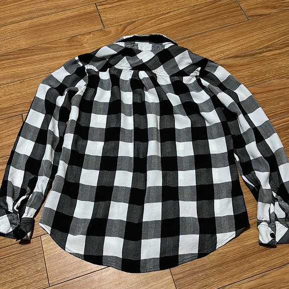 Guess Check Button Up Top - Picture 5 of 5